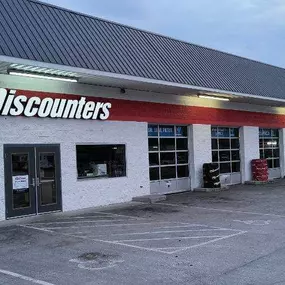 Johnny Wheels Tire Discounters on 846 South Hwy 25 W in Williamsburg