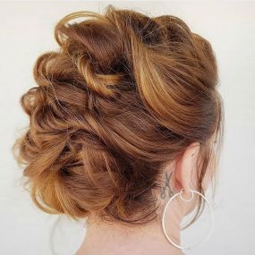 Hot Heads has the expert stylists for Wedding Hair Up-dos and Event Hair Styling.