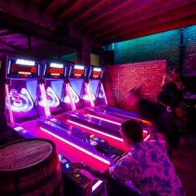 Arcade bar