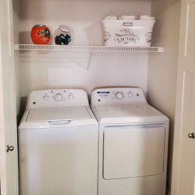 In Unit Washer and Dryer Set