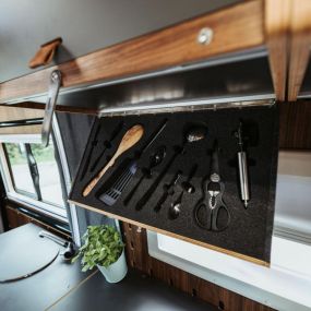 Top ausgestattete Küche im Castello Camper von CargoClips