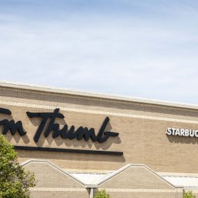 Tom Thumb grocery store nearby Camden Greenville apartments in Dallas, TX