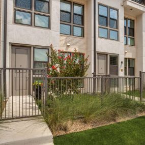 Villas townhome private yard and front entry