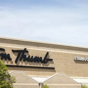 Tom Thumb grocery store nearby Camden Greenville apartments in Dallas, TX