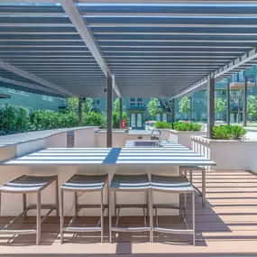 Courtyard countertop seating and kitchen area