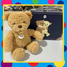 These adorably, soft Steiff Teddy Bears, just arrived, and in their own mini suitcase! What adventures will you and your Steiff Teddy Bear go on? ???? ???? ????