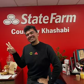 Happy 6 year work anniversary to Giovanni! I’m grateful for your dedication to our customers and the wonderful energy you bring to the office, cheers!
