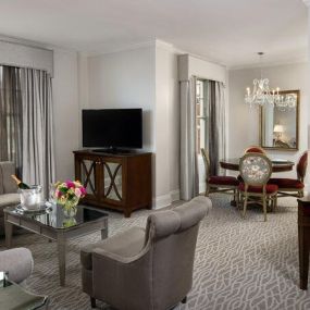 Deluxe Suite at Warwick Melrose