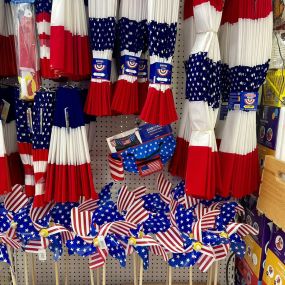 ????????????✨ Three cheers for the Red, White and Blue! We’ve got everything you need for a bang up Fourth of July celebration! Whether you are celebrating with a backyard BBQ, a neighborhood block party, attending a 4th of July parade, spending the day at the beach or just chilling and watching fireworks, we have all the party supplies, catering goods, patriotic wearables, red white and blue decorations and balloons to make your Independence Day amazing! ????????????????
