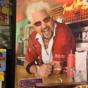 Marlowe's decor diners, drive-ins and dives