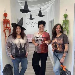 Things have been a little stressful here since the tornado….so Jen & Jaime have cast some spells to get things back in order….Steph took care of the rest!!! 
HAPPY HALLOWEEN