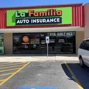 Bild von La Familia Auto Insurance & Tax Services