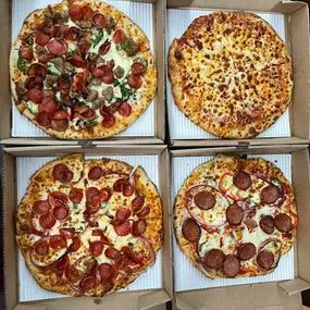 Happy #nationalpizzaday We are slicing this pizza the way we help you slice your insurance premiums with bundling! Give us a call 713-869-2669 #houstoninsurance #jerimckinleyinsurance