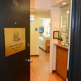 Midtown Dental Care Entrance