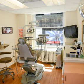Midtown Dental Care NYC patient room
