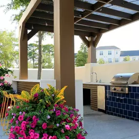 Poolside kitchen with grills