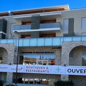 Bild von Laboratoire Cœur de Mougins -  BIOGROUP CÔTE D'AZUR