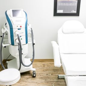 The CoolSculpting fat-freezing procedure is the only FDA-cleared,* non-surgical fat reduction treatment that uses controlled cooling to eliminate stubborn fat that resists all efforts through diet and exercise. The results are proven, noticeable, and lasting—so you’ll look great from every angle.
