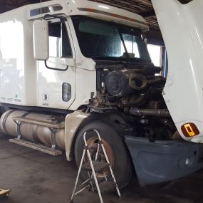 Bild von Silverado Road Service Diesel & RV Repair Shop