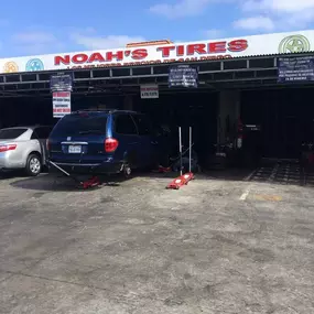 Noah's Tire Shop-outside