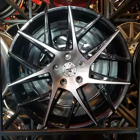 Noah's Tire Shop-rim silver