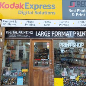 Bild von DHL Express Service Point (Red Print - Kodak Express Stoke Newington) - CLOSED