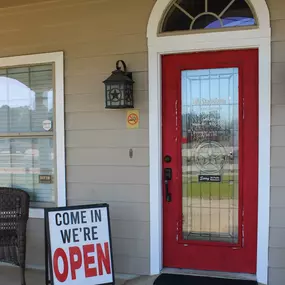 Happy Friday!
The door’s open and we’re here to help with all your insurance needs—home, auto, life, and more.
Come on in or give us a call. Let’s get you covered!