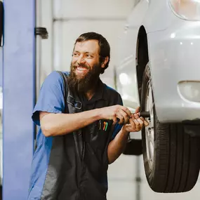 Relax, you’re in good hands.
Tire repairs and oil changes may not be exciting, but we’ve created a space where you can feel at ease while we take care of the rest.