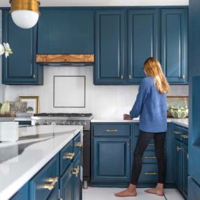 Cabinets after a cabinet door replacement in the Fort Wayne area