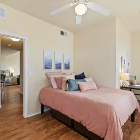 2nd Avenue Centre - Bedroom