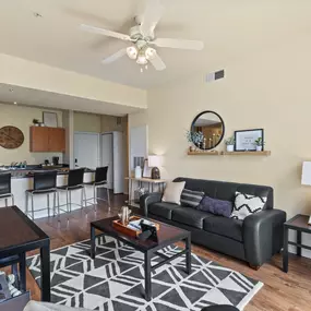 2nd Avenue Centre - Living Room