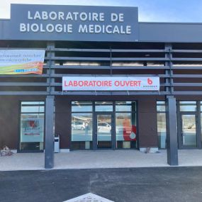 Bild von BIOGROUP - Laboratoire du Loup