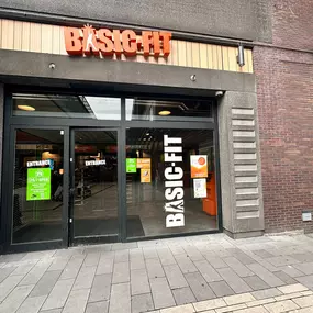 Basic-Fit Amsterdam Bos en Lommerplein - entree