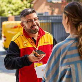 Bild von DHL Express Service Point (TGJones Wimbledon (formerly WHSmith)