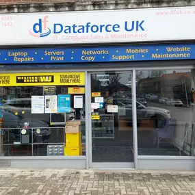 Bild von DHL Express Service Point (Data Force UK Limited - iPayOn)