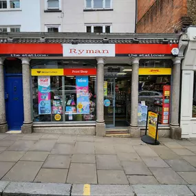 Bild von DHL Express Service Point (Ryman Hampstead)