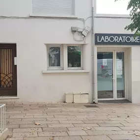 Bild von BIOGROUP CÔTE D'AZUR -  Laboratoire Toulon - Square Saint Roch