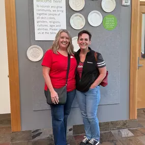 Proud to give back by volunteering at Oregon Food bank with my fellow agents and territory leadership! Supporting our neighbors is what being a good neighbor is all about. If you’re looking for a way to help, consider reaching out to Oregon Food bank and joining the effort!