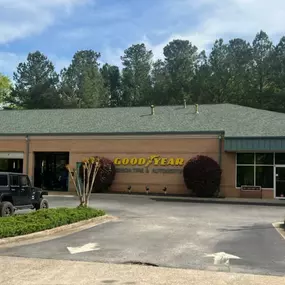 Kedron Tire Discounters on 2001 Georgian Park in Peachtree City