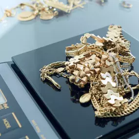 We buy jewelry, bullion, coins, heirlooms, and much more.