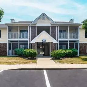 Apartments at Barton Farms in Greenwood, IN 46143