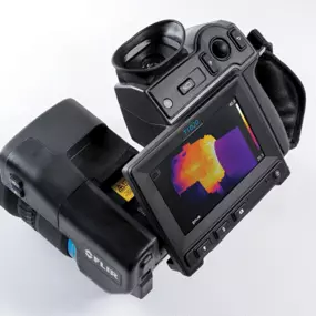 FLIR T1020 HD Thermal Camera with Viewfinder
Get ready for outstanding thermal imaging performance, built on 50 years of experience. With its remarkable range, up to 3.1 M resolution (UltraMax®), and an agile, new user interface, FLIR’s flagship T1020 is designed to streamline your workday, and make you the hero.