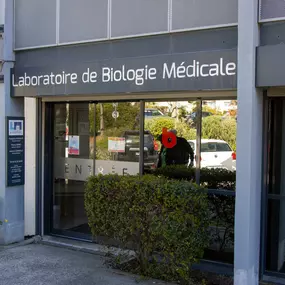Bild von Laboratoire Mougins - L'espérance -  BIOGROUP CÔTE D'AZUR
