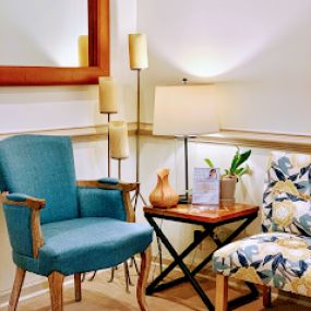 Our comfortable waiting room provide s you the most relaxing experience possible.