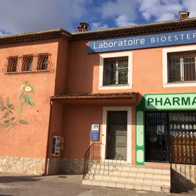 Bild von Laboratoire Grasse - 4 Chemins -  BIOGROUP CÔTE D'AZUR