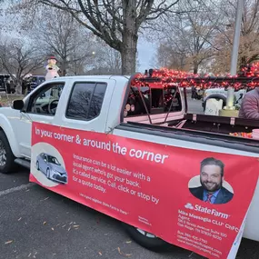 ???????? Spreading holiday cheer in the Oak Ridge Christmas Parade! ????✨ Our State Farm team loved being part of this festive community tradition, celebrating the season with all of you. Wishing everyone a safe and joyful holiday season! ❤️???? #ChristmasParade #OakRidgeTN #GoodNeighborHoliday