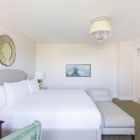 Spacious Nashville hotel suite with king bed, spacious bathroom and seating area.