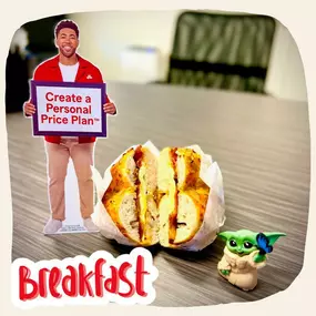 Starting the day right with the dream team: Jake from State Farm, Baby Yoda, and a killer breakfast sandwich from Dan's Bagels!
#BreakfastChampions