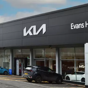 Evans Halshaw Kia Stourbridge Dealership Exterior Front