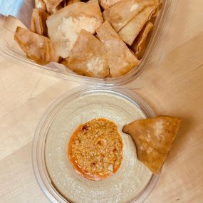 We love an excuse to snack in the office, and today is #internationalhummusday
Let us know your favorite snack to dip in hummus in the comments!! #officesnacks #hummus